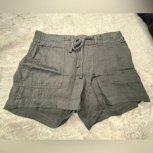 NWT Old Navy dark gray shorts. Size small
